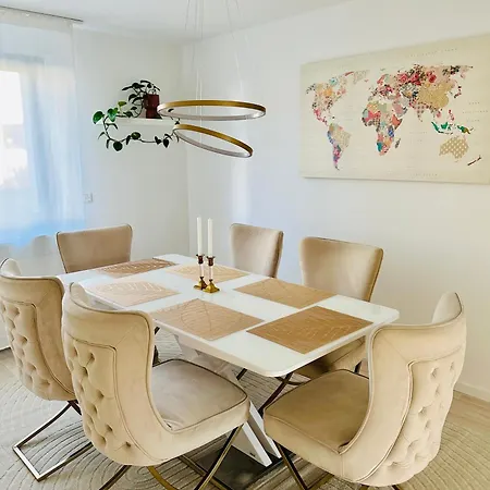 Golden Hour Апартаменты